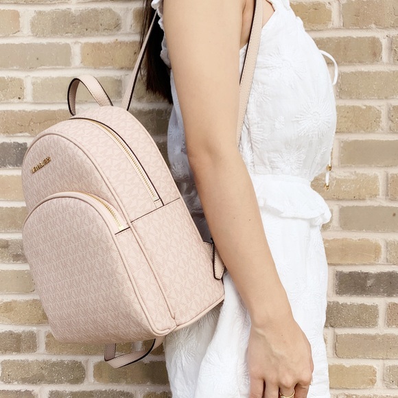 Michael kors signature backpack Pick 1 - Picture 3 of 8